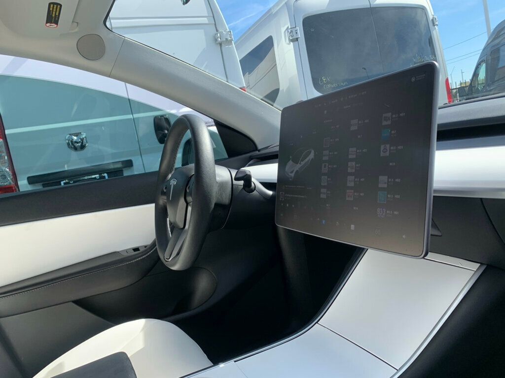 2021 Tesla Model Y Long Range AWD - 22940191 - 28