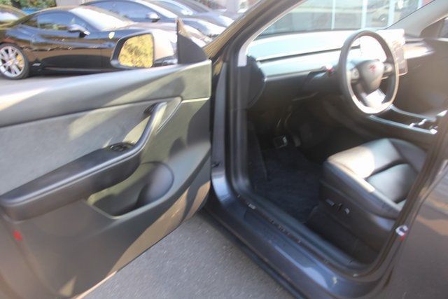 2021 Tesla Model Y Long Range photo 13