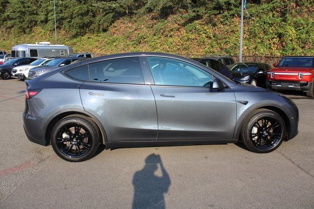 2021 Tesla Model Y Long Range photo 2