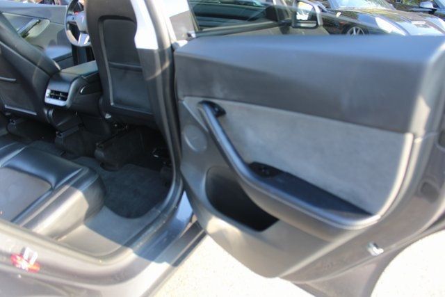 2021 Tesla Model Y Long Range photo 18