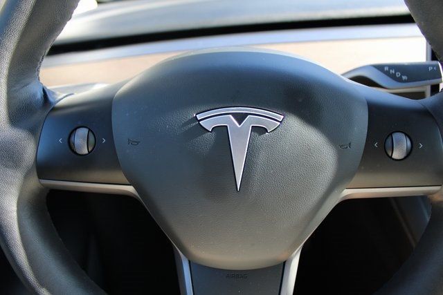 2021 Tesla Model Y Long Range photo 11