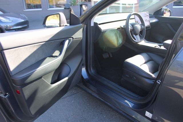 2021 Tesla Model Y Long Range photo 13