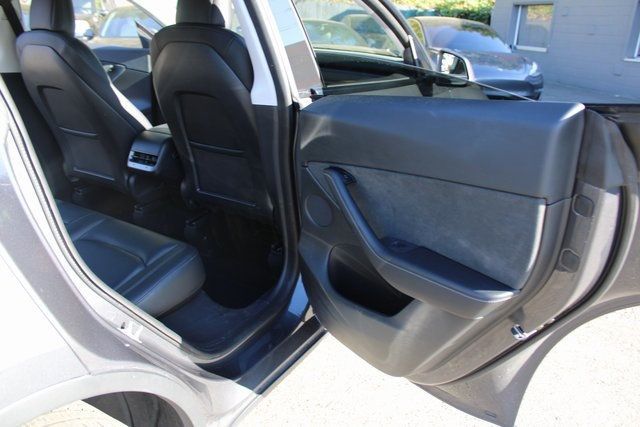 2021 Tesla Model Y Long Range photo 17