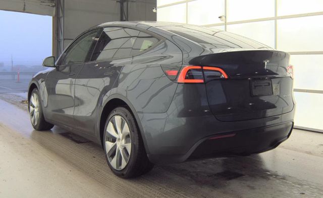 2021 Tesla Model Y Long Range AWD - 22970105 - 3