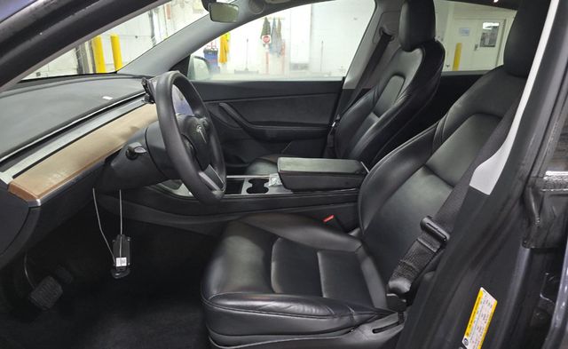 2021 Tesla Model Y Long Range AWD - 22970105 - 4