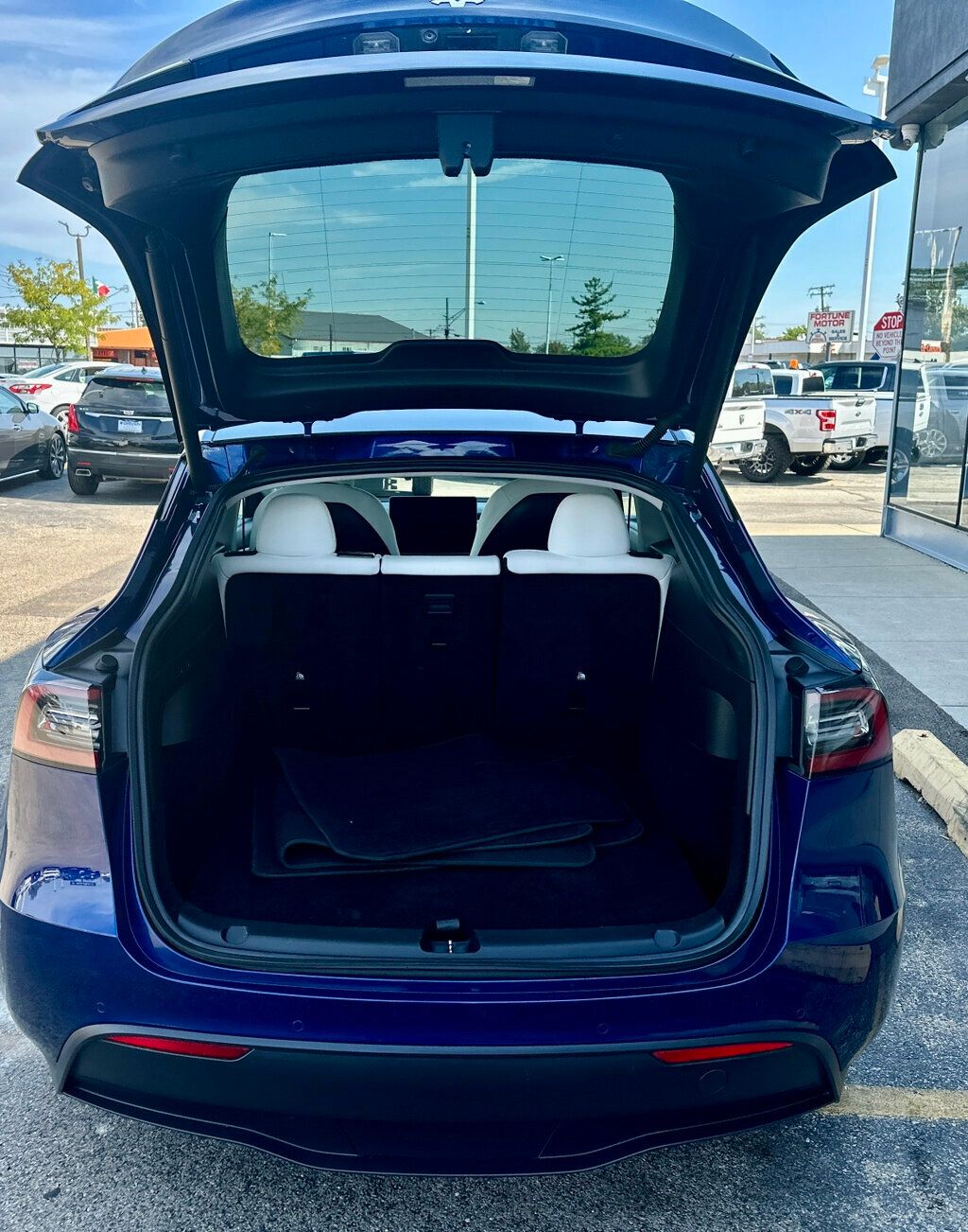 2021 Tesla Model Y Long Range AWD - 22532512 - 26