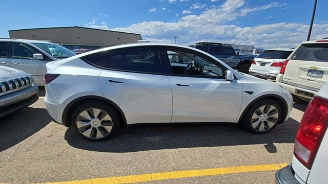 2021 Tesla Model Y Long Range AWD - 22595025 - 3