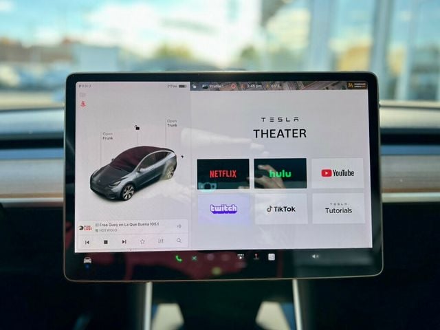 2021 Tesla Model Y Long Range AWD - 22930403 - 22