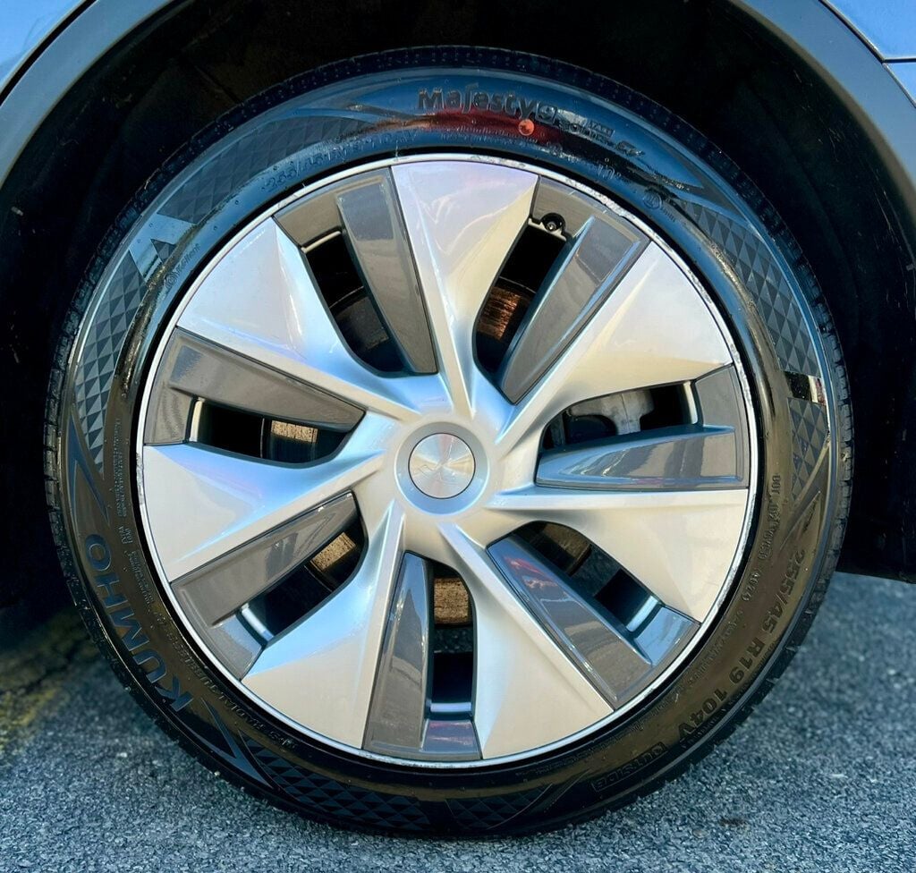 2021 Tesla Model Y Long Range AWD - 22930403 - 26