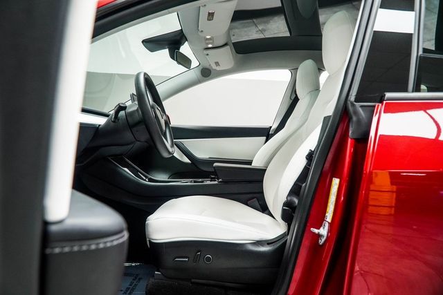 2021 Tesla Model Y Long Range AWD - 22983358 - 32