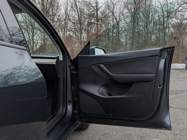 2021 Tesla Model Y Long Range AWD - 22982218 - 11