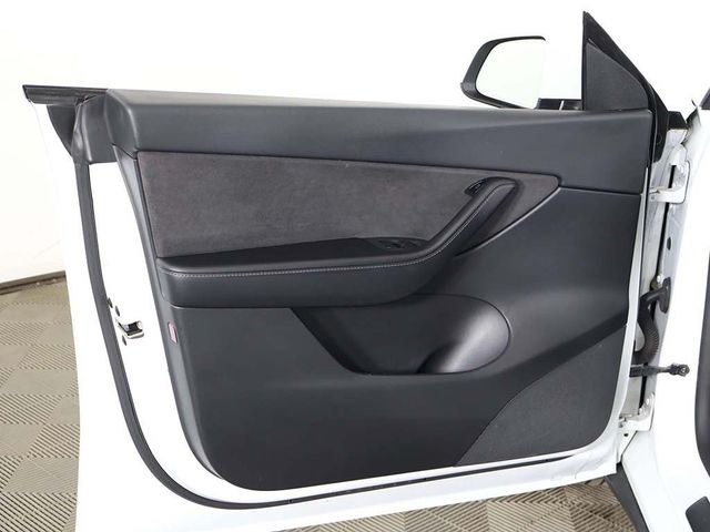 2021 Tesla Model Y Long Range AWD - 22991881 - 25