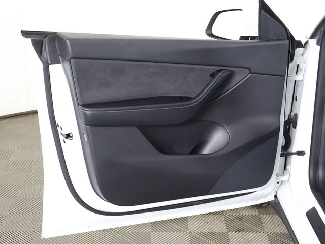 2021 Tesla Model Y Long Range AWD - 22994571 - 24