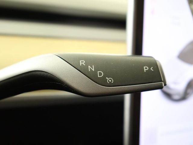 2021 Tesla Model Y Long Range AWD - 22994571 - 44