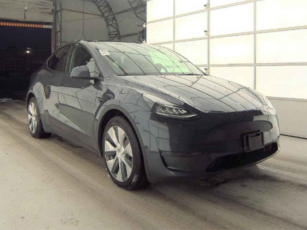 2021 Tesla Model Y Long Range AWD - 22757748 - 3