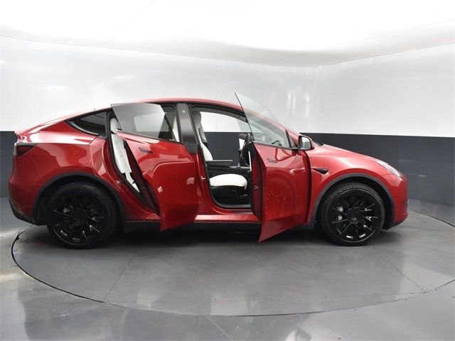 2021 Tesla Model Y Long Range AWD - 22986728 - 29