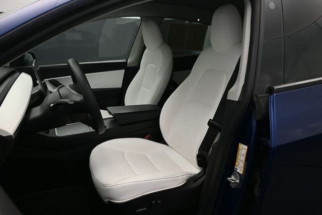 2021 Tesla Model Y Long Range AWD - 23017936 - 9