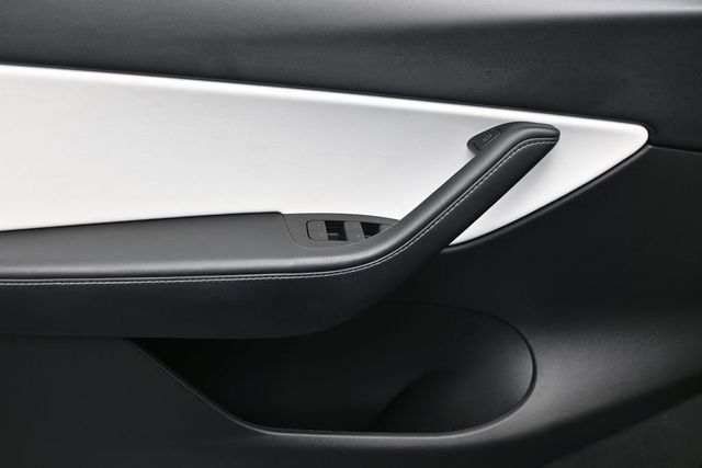 2021 Tesla Model Y Long Range AWD - 23017936 - 11