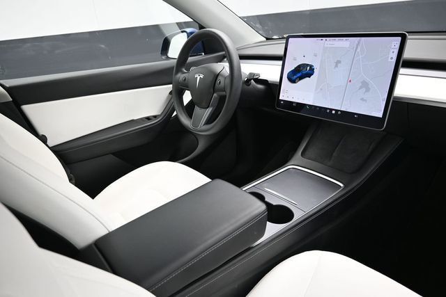 2021 Tesla Model Y Long Range AWD - 23017936 - 16