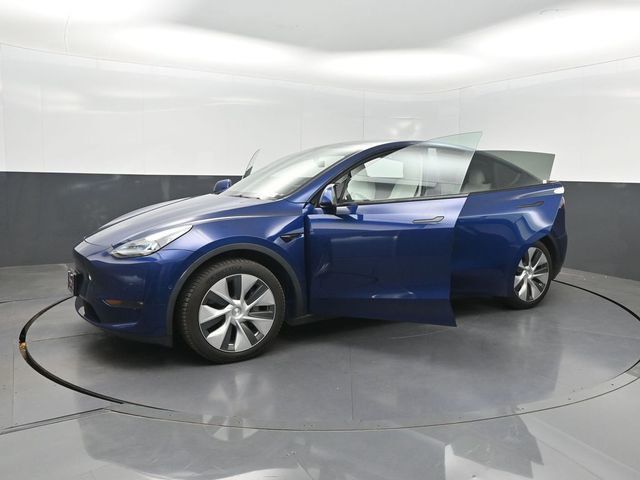 2021 Tesla Model Y Long Range AWD - 23017936 - 28