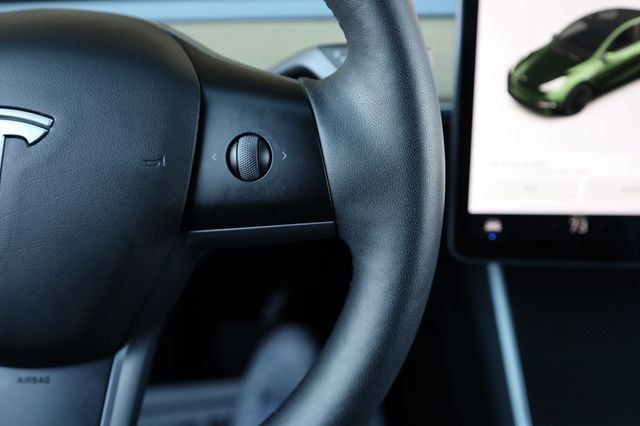 2021 Tesla Model Y Long Range AWD - 22886532 - 30