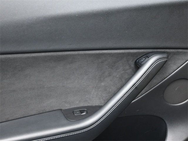 2021 Tesla Model Y Long Range AWD - 22957365 - 13