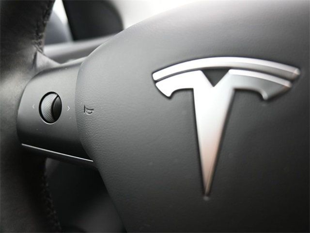 2021 Tesla Model Y Long Range AWD - 22957365 - 21