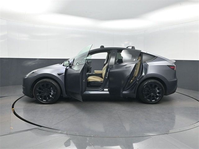 2021 Tesla Model Y Long Range AWD - 22957365 - 34