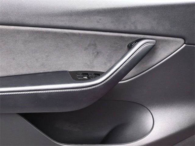 2021 Tesla Model Y Long Range AWD - 22976325 - 10