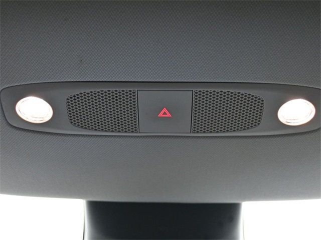 2021 Tesla Model Y Long Range AWD - 22976325 - 16