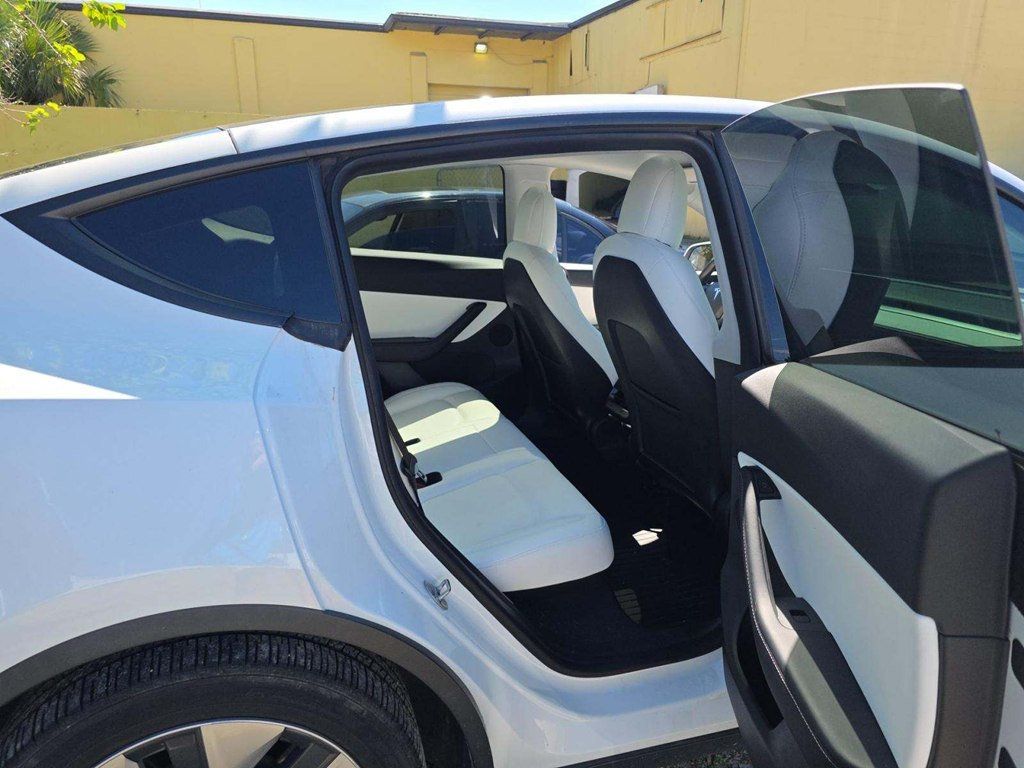 2021 Tesla Model Y Long Range AWD - 23095837 - 9