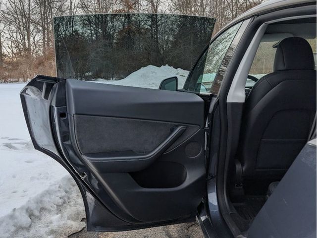 2021 Tesla Model Y Long Range AWD - 22997947 - 9