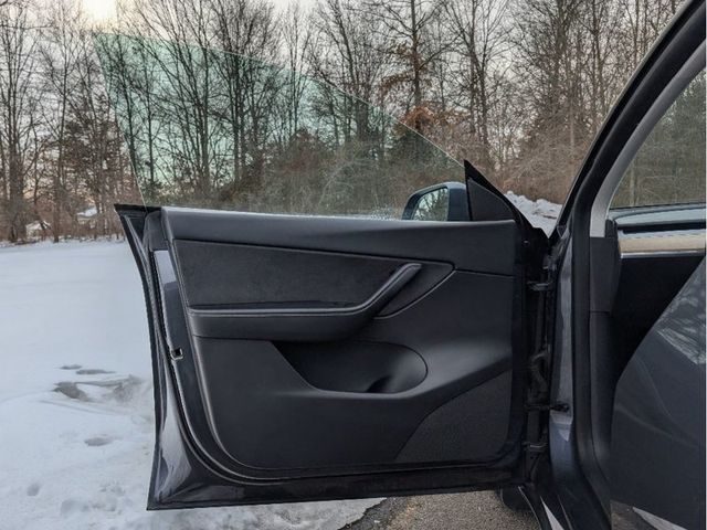 2021 Tesla Model Y Long Range AWD - 22997947 - 8