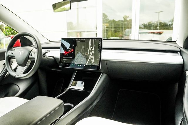 2021 Tesla Model Y Long Range AWD - 22985823 - 17