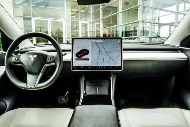 2021 Tesla Model Y Long Range AWD - 23015452 - 4