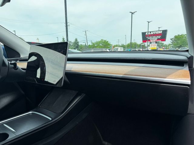 2021 Tesla Model Y Long Range AWD - 23032418 - 17