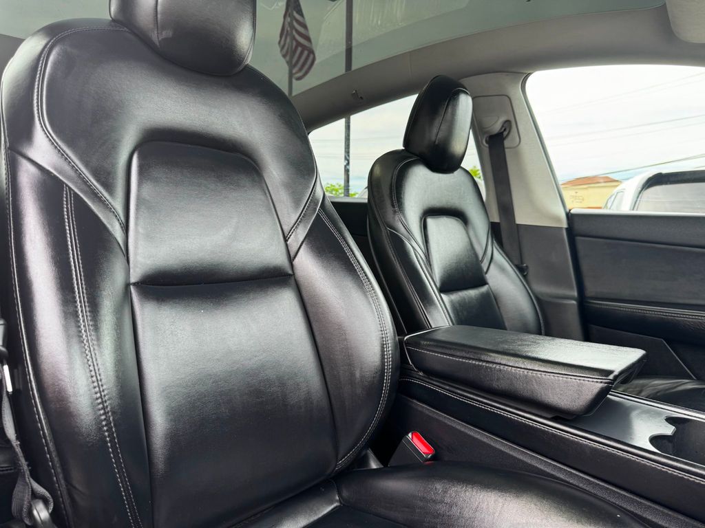 2021 Tesla Model Y Long Range AWD - 23032418 - 18
