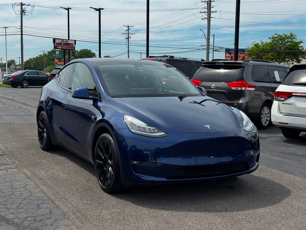 2021 Tesla Model Y Long Range AWD - 23032418 - 3