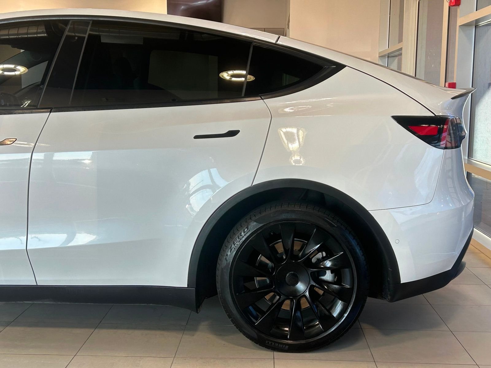 2021 Tesla Model Y Long Range photo 9