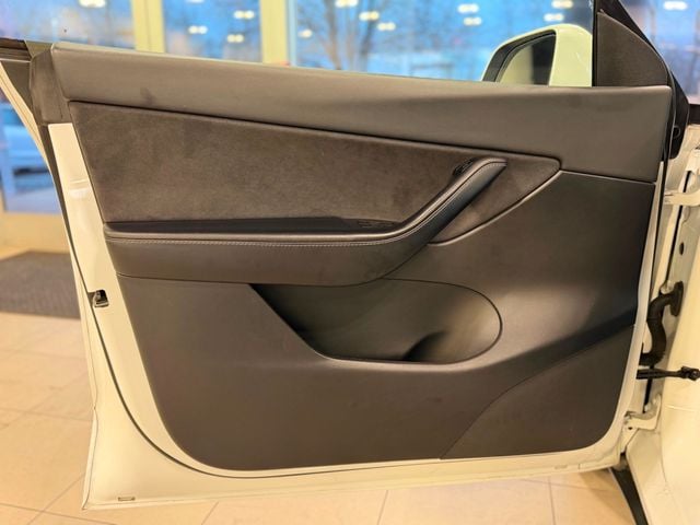 2021 Tesla Model Y Long Range AWD - 22995792 - 19