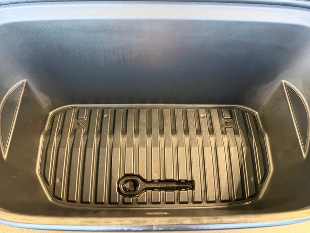 2021 Tesla Model Y Long Range AWD - 22999004 - 36