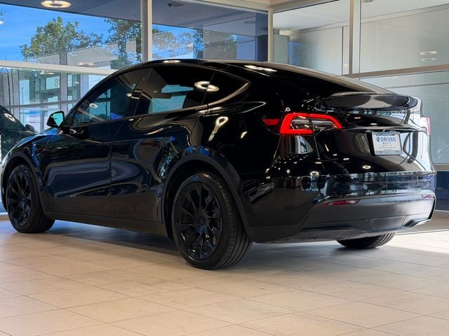 2021 Tesla Model Y's photo