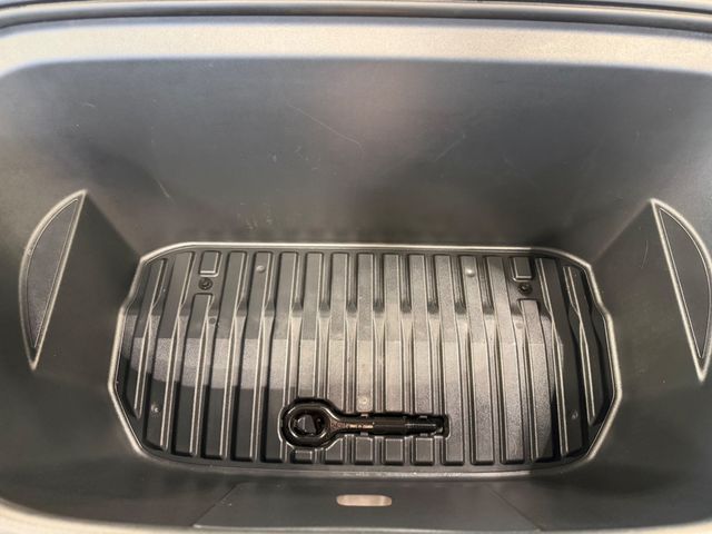 2021 Tesla Model Y Long Range AWD - 23067038 - 28