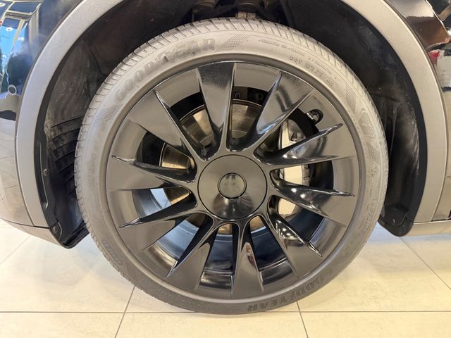 2021 Tesla Model Y Long Range AWD - 23067038 - 29