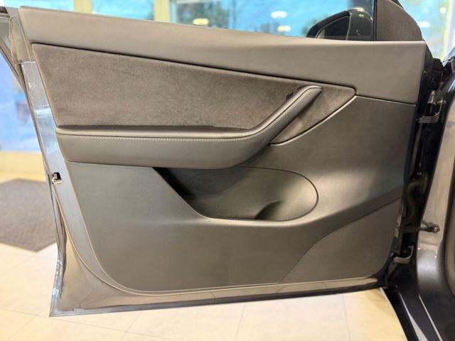 2021 Tesla Model Y Long Range AWD - 23083449 - 17