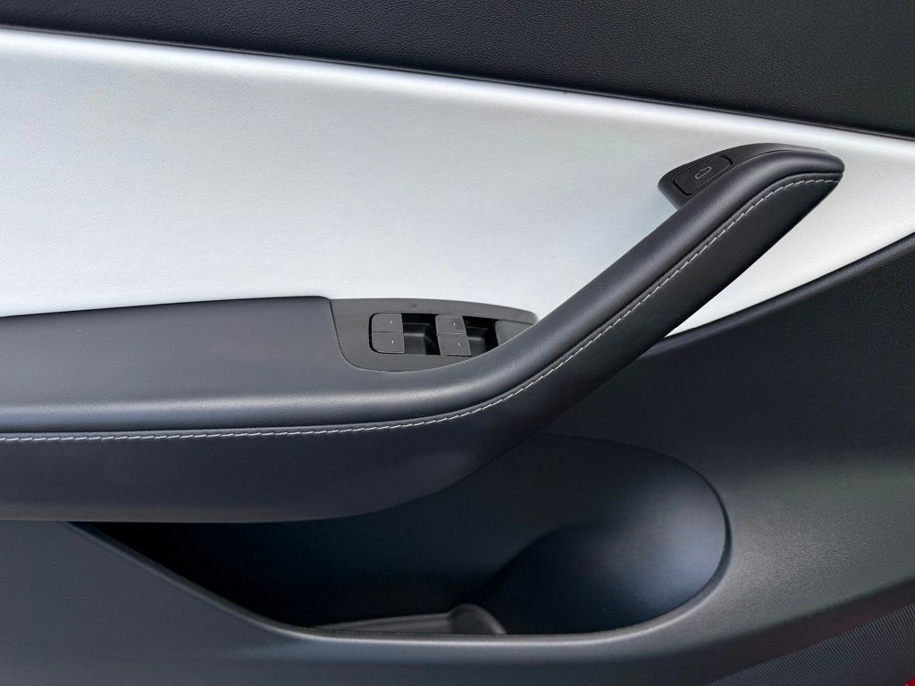 2021 Tesla Model Y Long Range photo 19