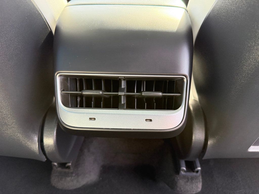 2021 Tesla Model Y Long Range photo 24