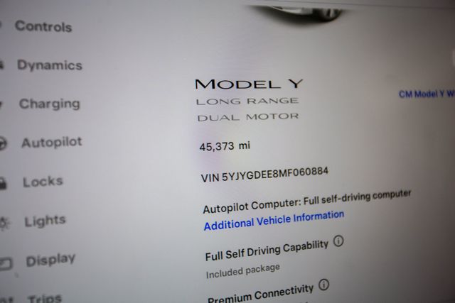 2021 Tesla Model Y Long Range AWD - 22588325 - 8