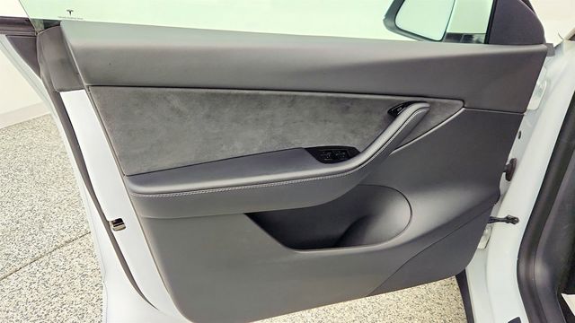 2021 Tesla Model Y Long Range AWD - 23016298 - 10