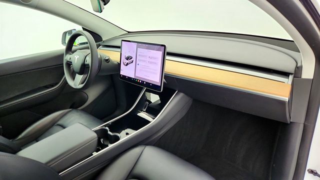 2021 Tesla Model Y Long Range AWD - 23016298 - 28